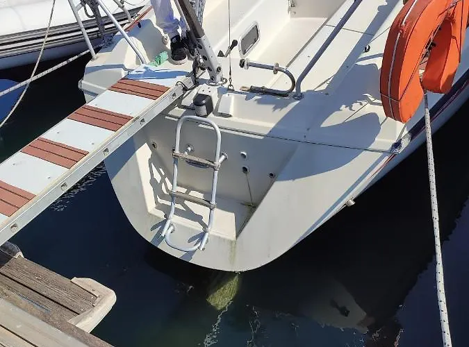 Bateau A Quai St Raphael, 4 Couchages , Voilier Etap 28I